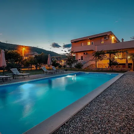 Villa Dama *
