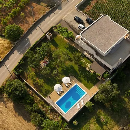 Dama Villa