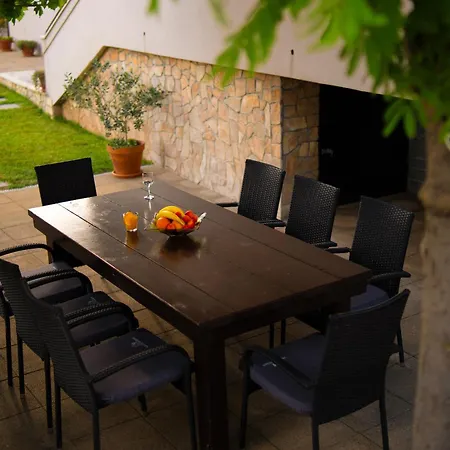 Dama Villa